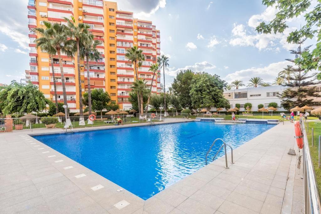 Coqueto En Puerto Marina Con Piscina
