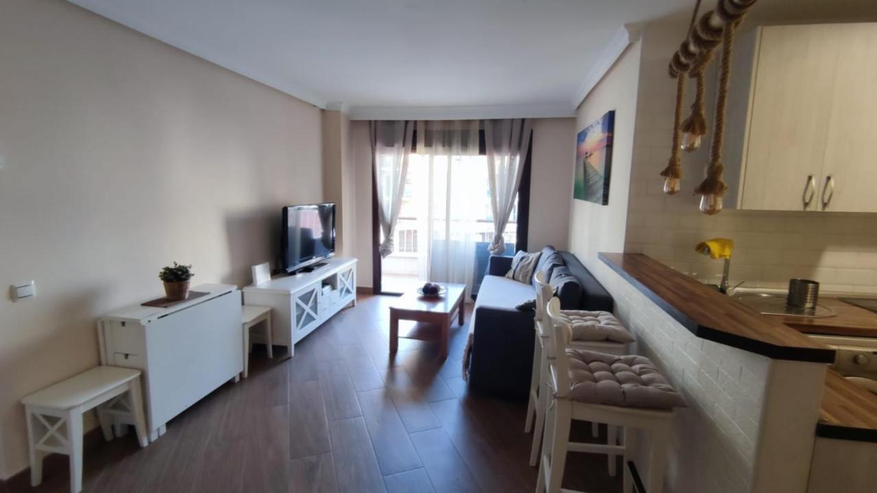 Appartement Coqueto En Puerto Marina Con Piscina